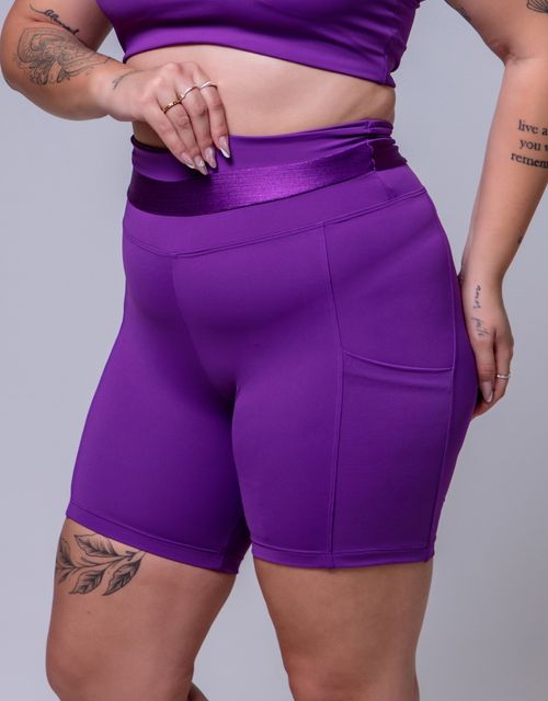 F490 - Short curto com bolso lateral em tule.