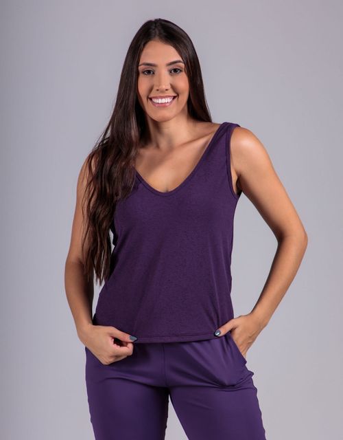 F377 - Regata decote em V nas costas.