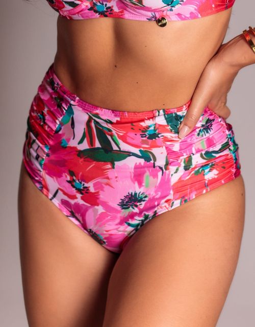 B096 - Calcinha hot pant bumbum largo, franzida na lateral.