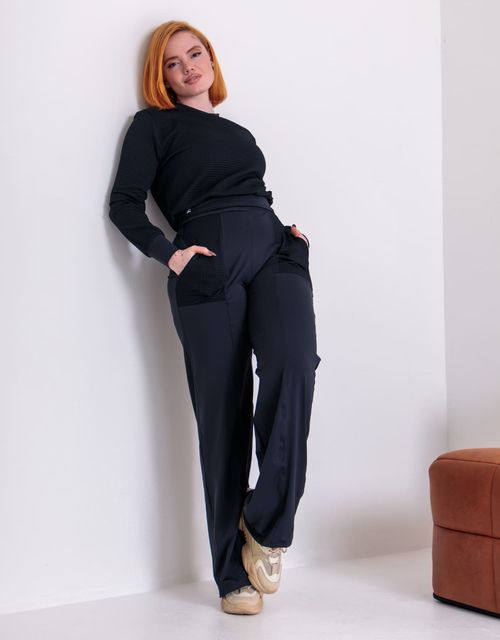 F506 - Conjunto com blusa manda longa, calça wide leg.