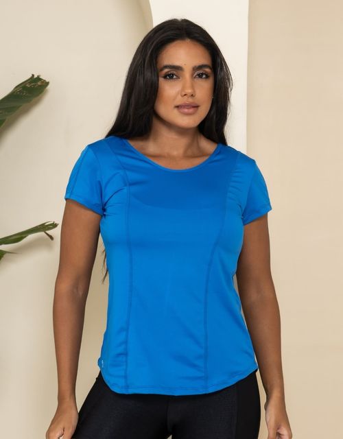 F330 - Blusa manga curta estilo camiseta (soltinha), com decote em v nas costas e detalhe em ponto trançado.
