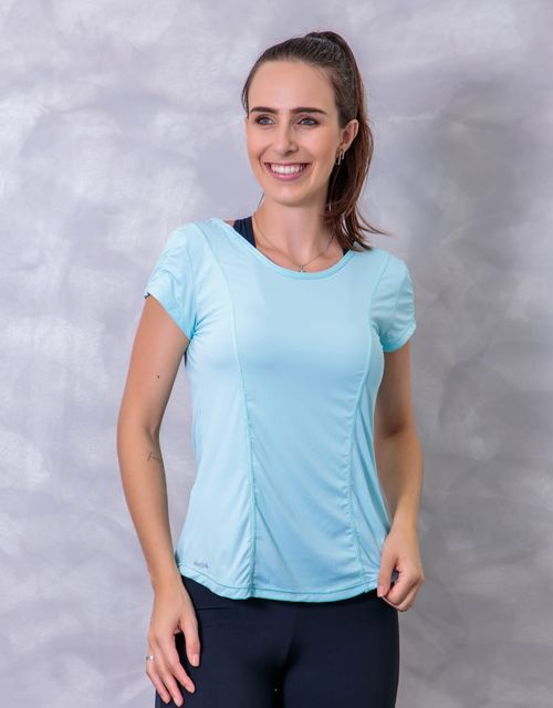 F330 - Blusa manga curta estilo camiseta (soltinha), com decote em v nas costas e detalhe em ponto trançado.