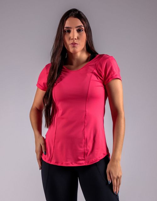 F330 - Blusa manga curta estilo camiseta (soltinha), com decote em v nas costas e detalhe em ponto trançado.