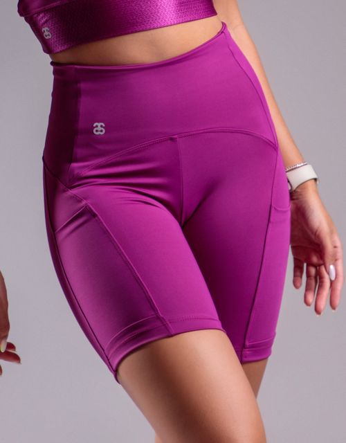 F365 - Short meia coxa cos alto com bolso lateral.