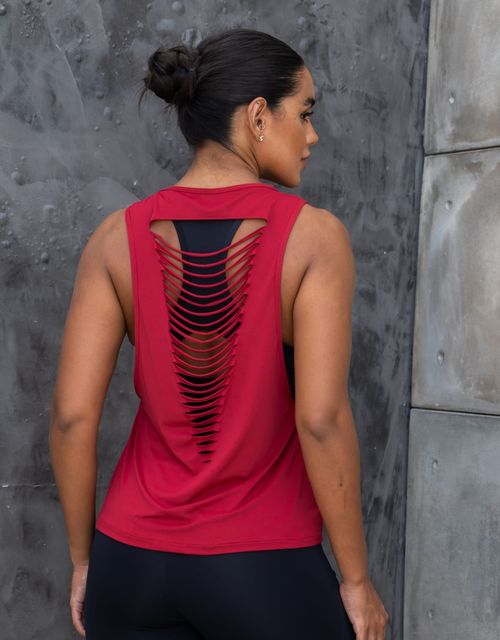 F165 - Regata fitness customizada nas costas.