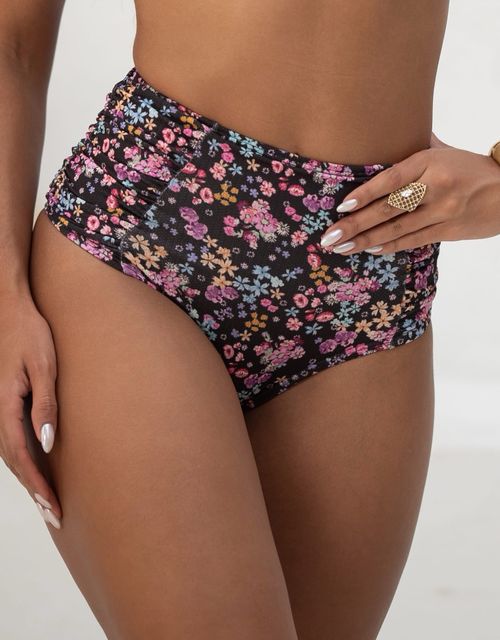 B096SE - Calcinha hot pant bumbum largo, franzida na lateral, tecido seashore