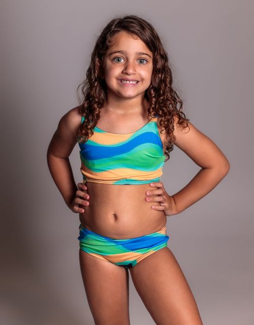 B522 - Biquini Infantil top basico com alças finas, calcinha tanga.