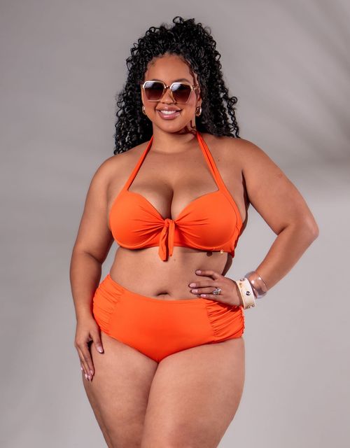 Sutiã estruturado com bojo  + calcinha hot pant franzida